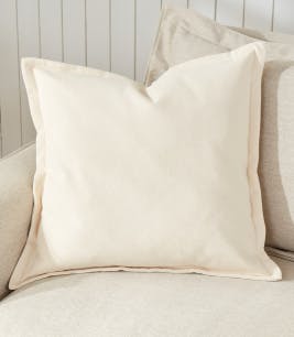 max cushion whisper white 50x50