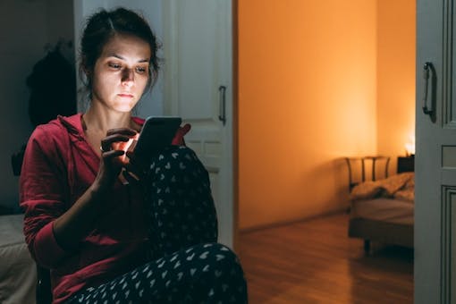 doomscrolling affects sleep